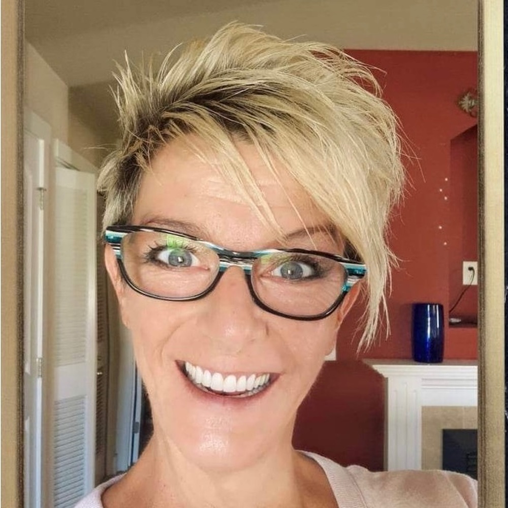 Meet your Posher, Monique